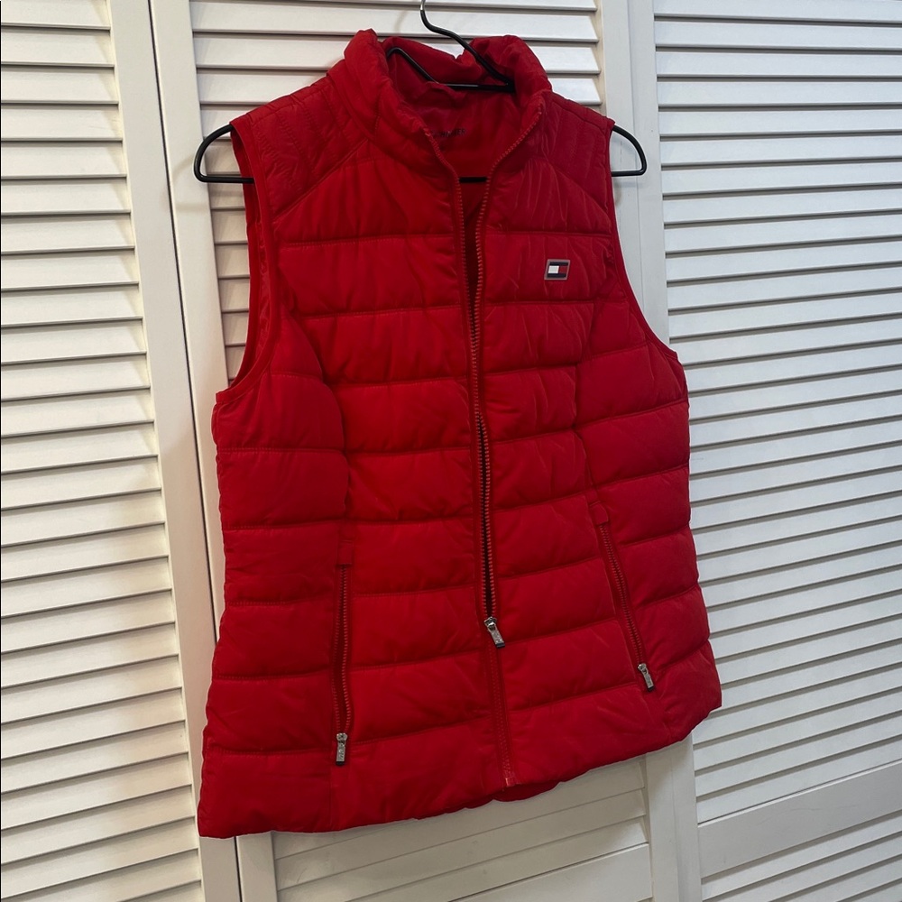Tommy Hilfiger Women’s Red Zip Front Puffer Vest Like New Size Medium